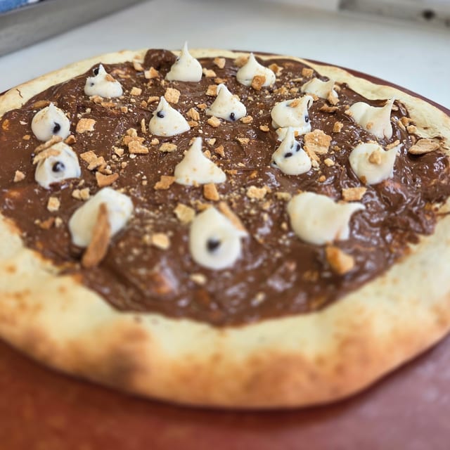 Nutella/Cannoli Cream Pizza.